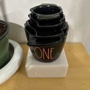 Rae Dunn Halloween bat-shaped measuring cups